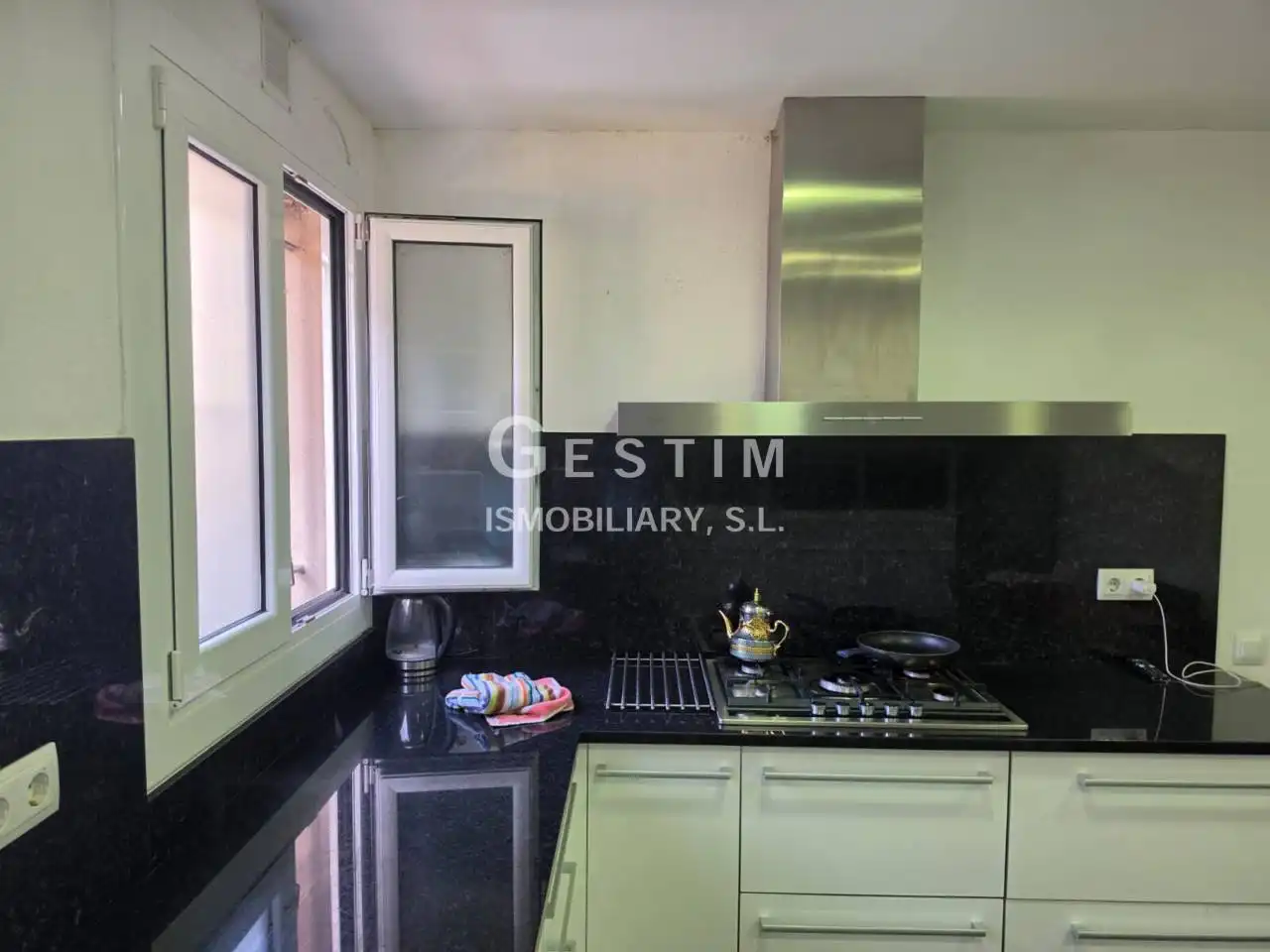 Cocina de Piso en venta en Vic con Calefacción, Trastero y Balcón