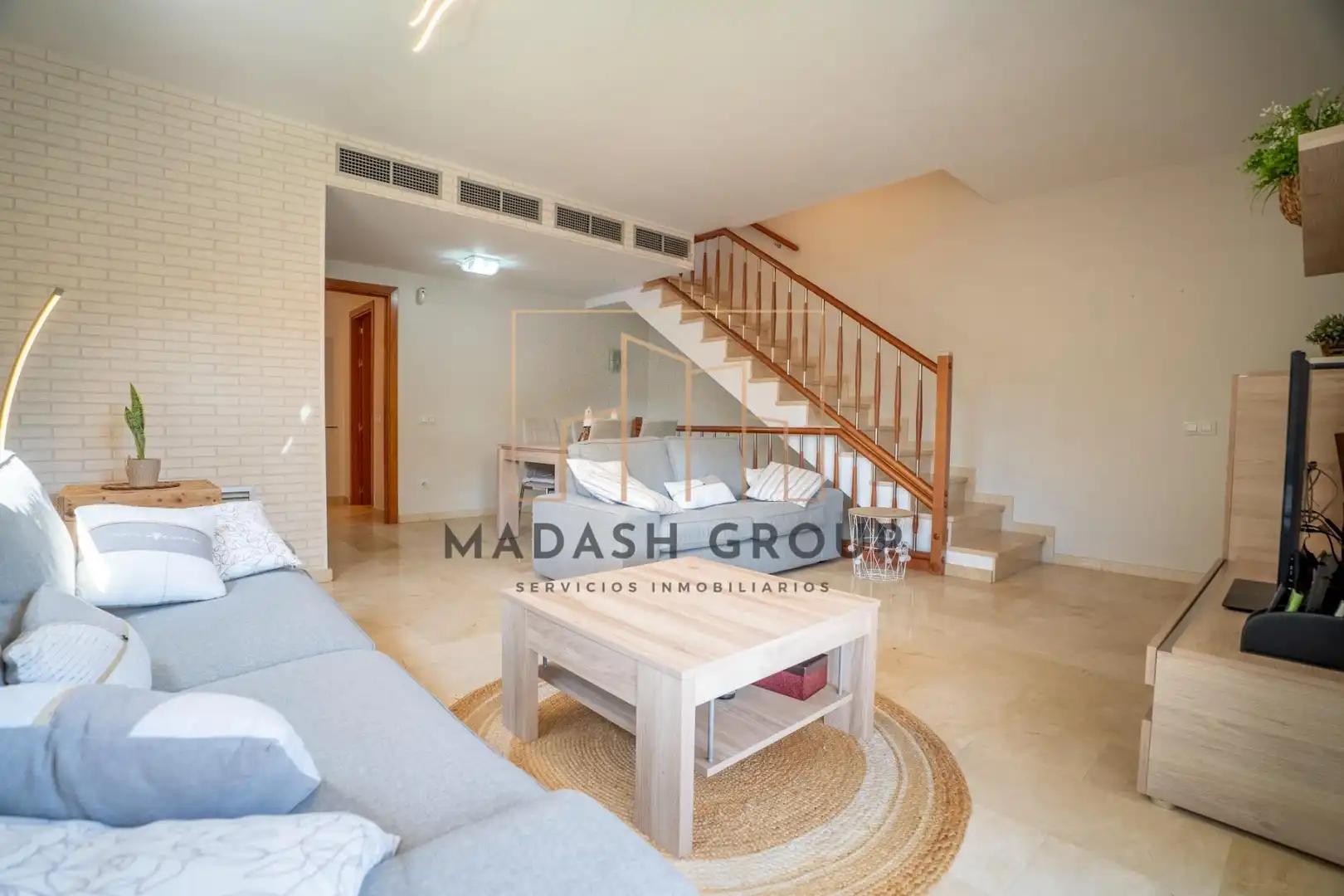 Casa aparellada amb piscina en venda a Carrer PRESIDENT MACIA, imagen 5