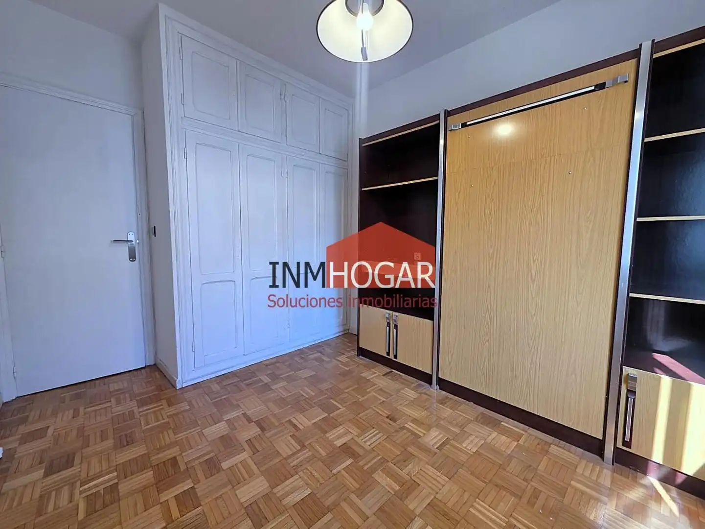 Habitación de Piso en venta en Ávila con Calefacción, Parquet y Balcón