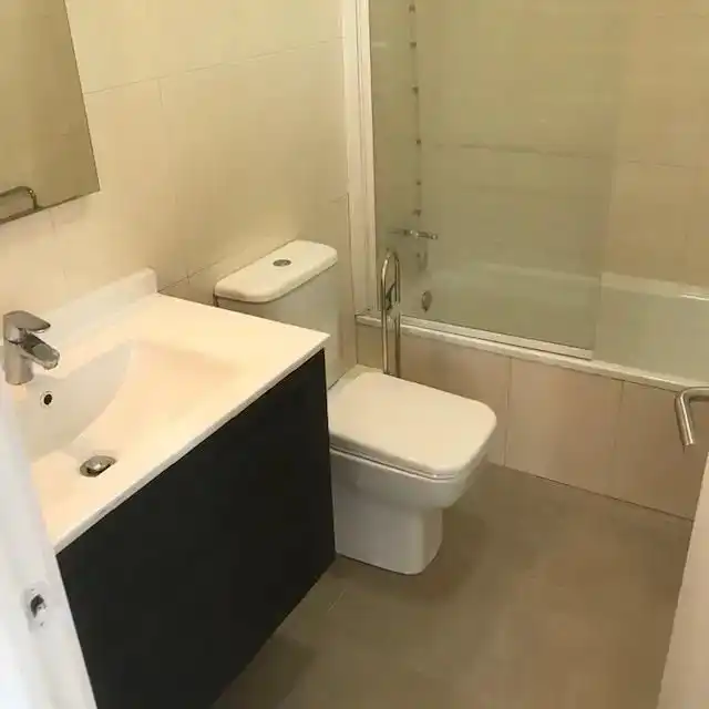 Baño de Ático en venta en Lleida con Aire acondicionado, Calefacción y Parquet
