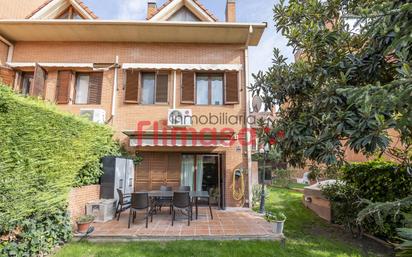 Garden of Single-family semi-detached for sale in Villaviciosa de Odón  with Air Conditioner, Heating and Private garden