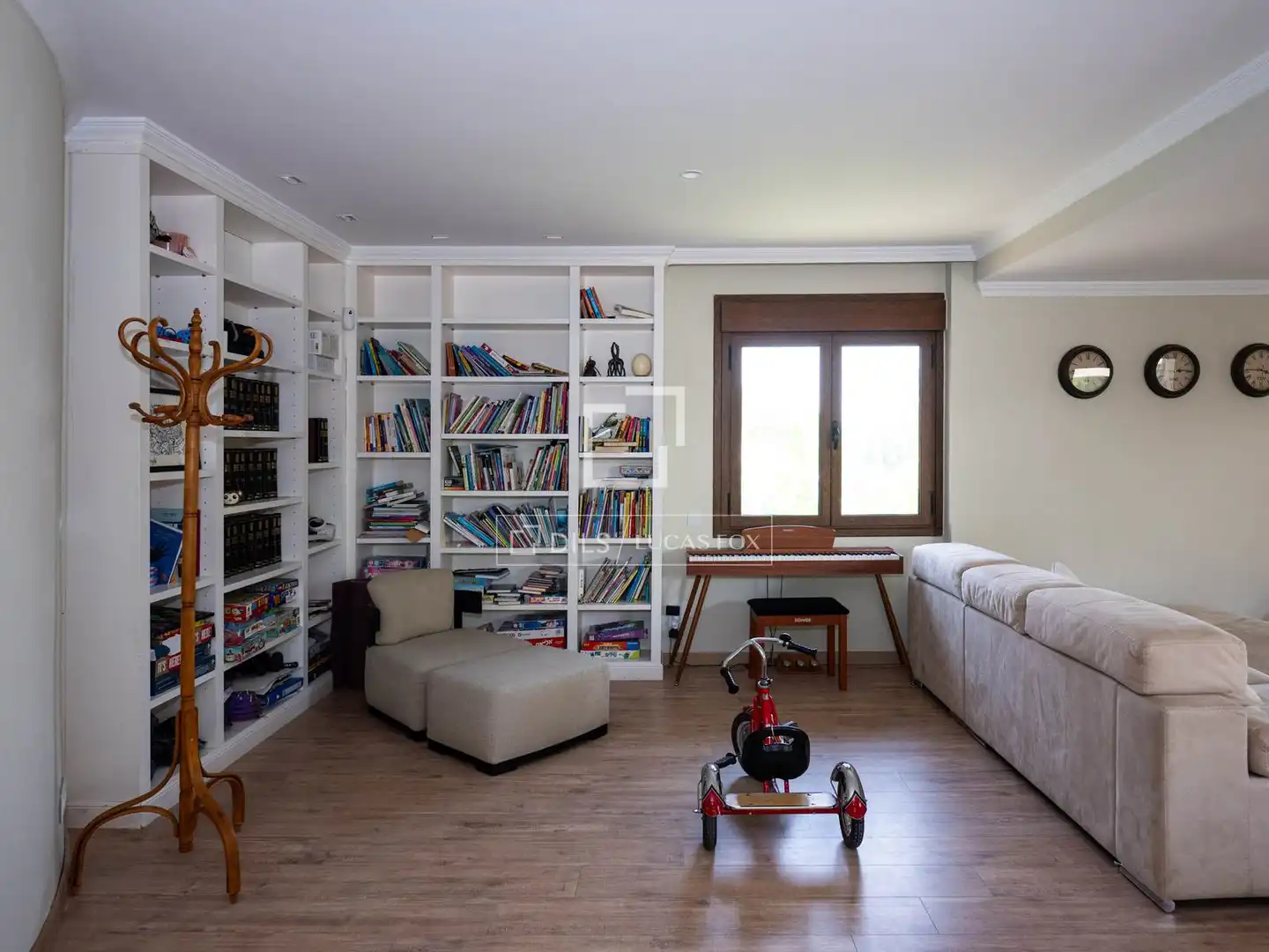 Living room of Houses for rent in Madrid  with Air Conditioner, Heating and Private garden