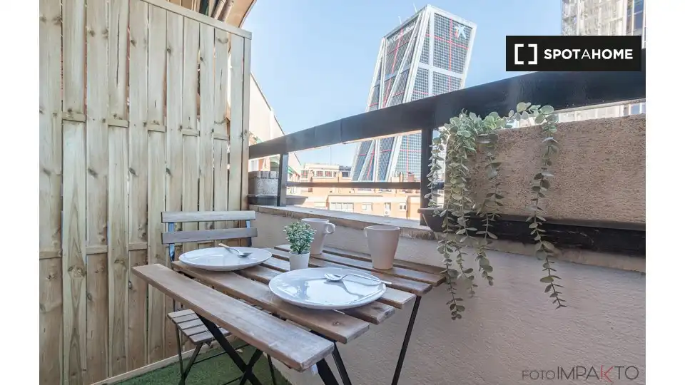 Habitación en Almenara -Ventilla