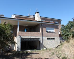 Vista exterior de Finca rústica en venda en Villafranca del Bierzo amb Terrassa i Piscina