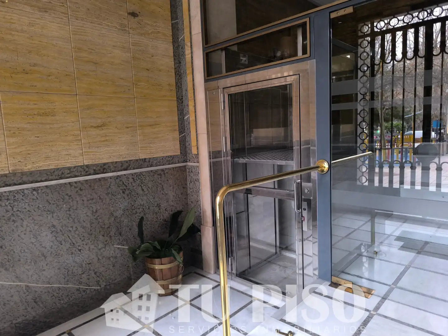 Piso en venta en Madrid con Calefacción, Trastero y Amueblado