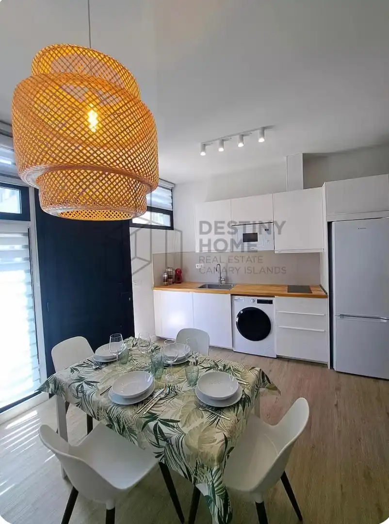 Cuina de Apartament en venda en La Oliva amb Traster, Moblat i Piscina comunitària