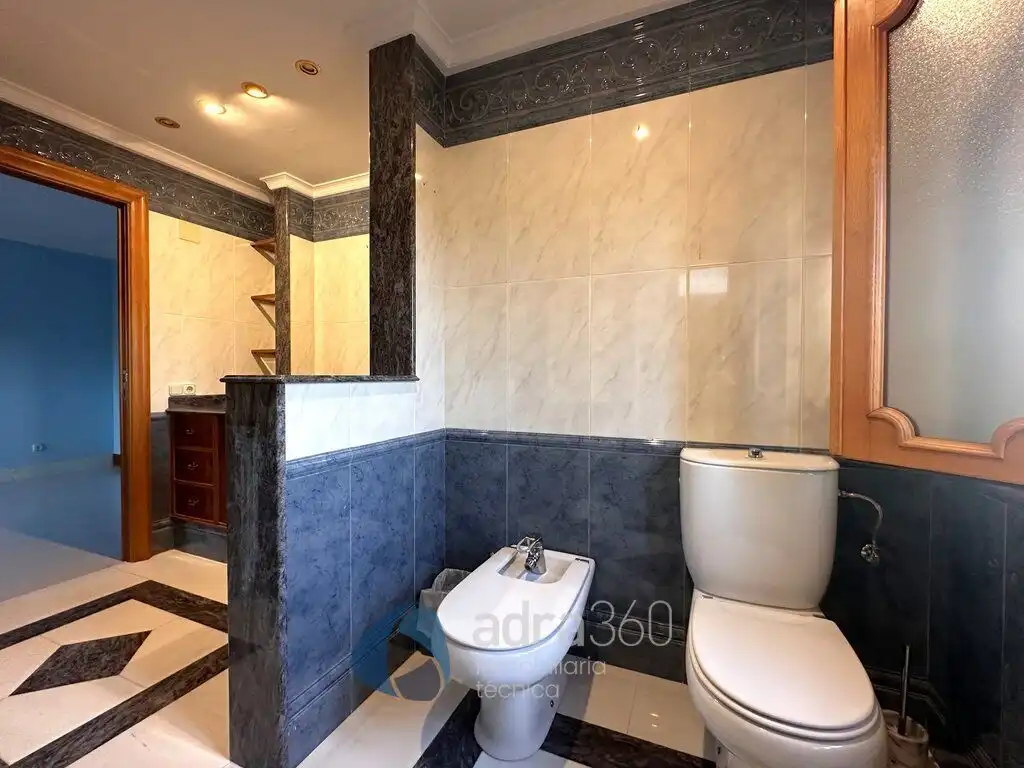 Bathroom of Houses for sale in Lardero  with Air Conditioner, Heating and Private garden