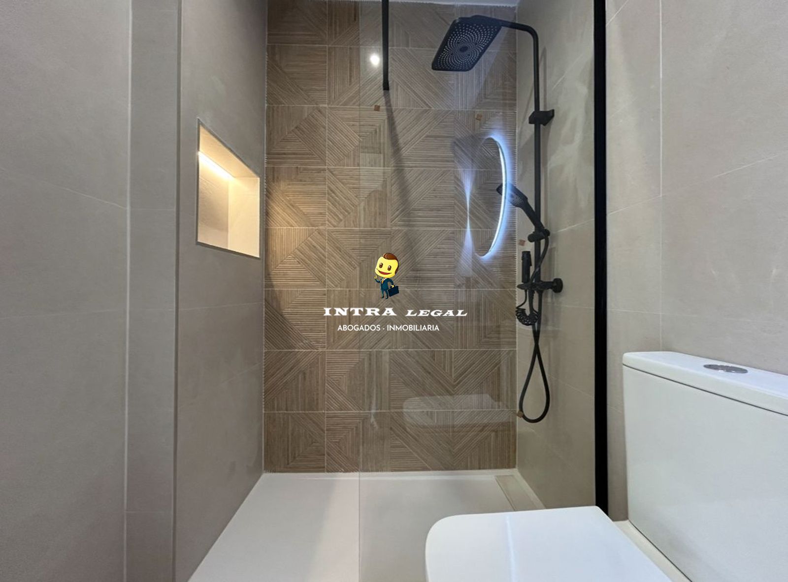 Bathroom of Apartment for sale in Salamanca Capital  with Air Conditioner, Heating and Furnished