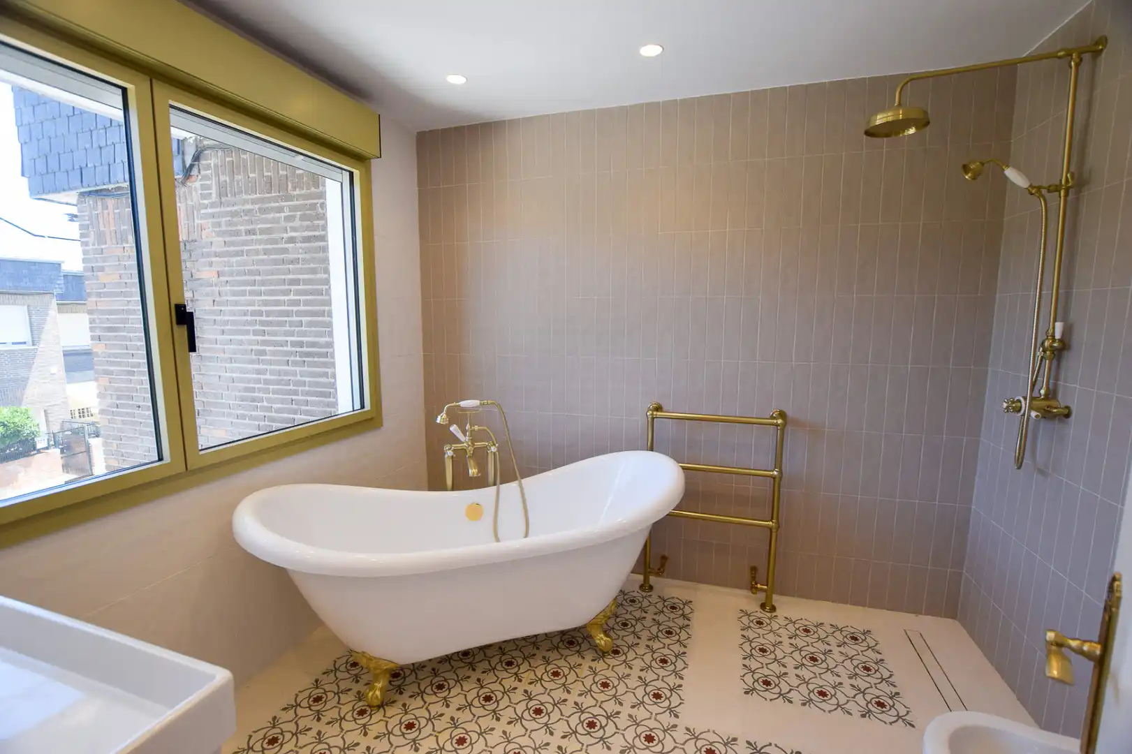 Bathroom of Detached homes for sale in Pozuelo de Alarcón  with Air Conditioner, Heating and Private garden