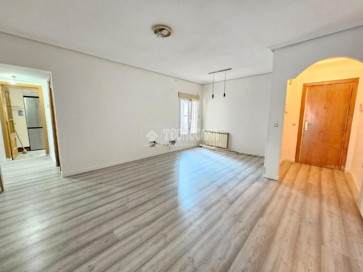 Sala d'estar de Pis de lloguer en  Madrid Capital amb Aire condicionat i Terrassa