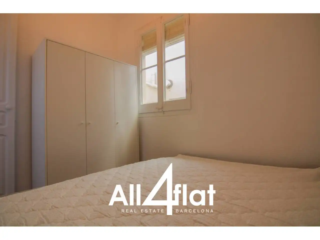 Schlafzimmer von Wohnung zur Miete in Barcelona mit Heizung, Möbliert und Alarm