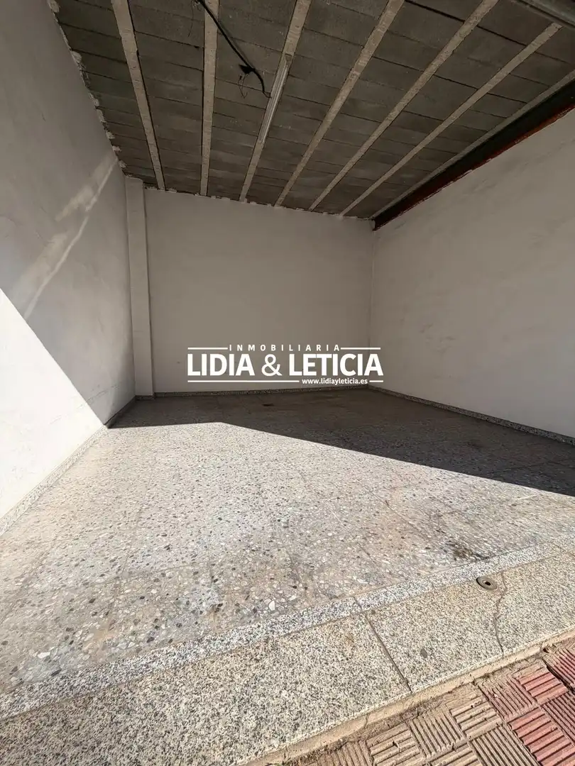 Vista exterior de Casa o xalet en venda en Alcalá de Guadaira amb Aire condicionat, Traster i Piscina