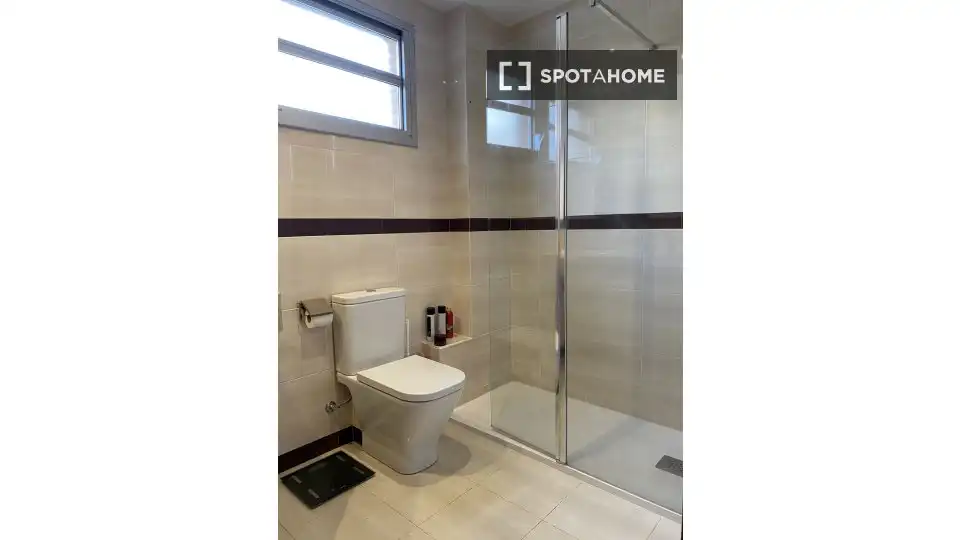 Baño de Piso para compartir en Montgat con Aire acondicionado, Terraza y Amueblado