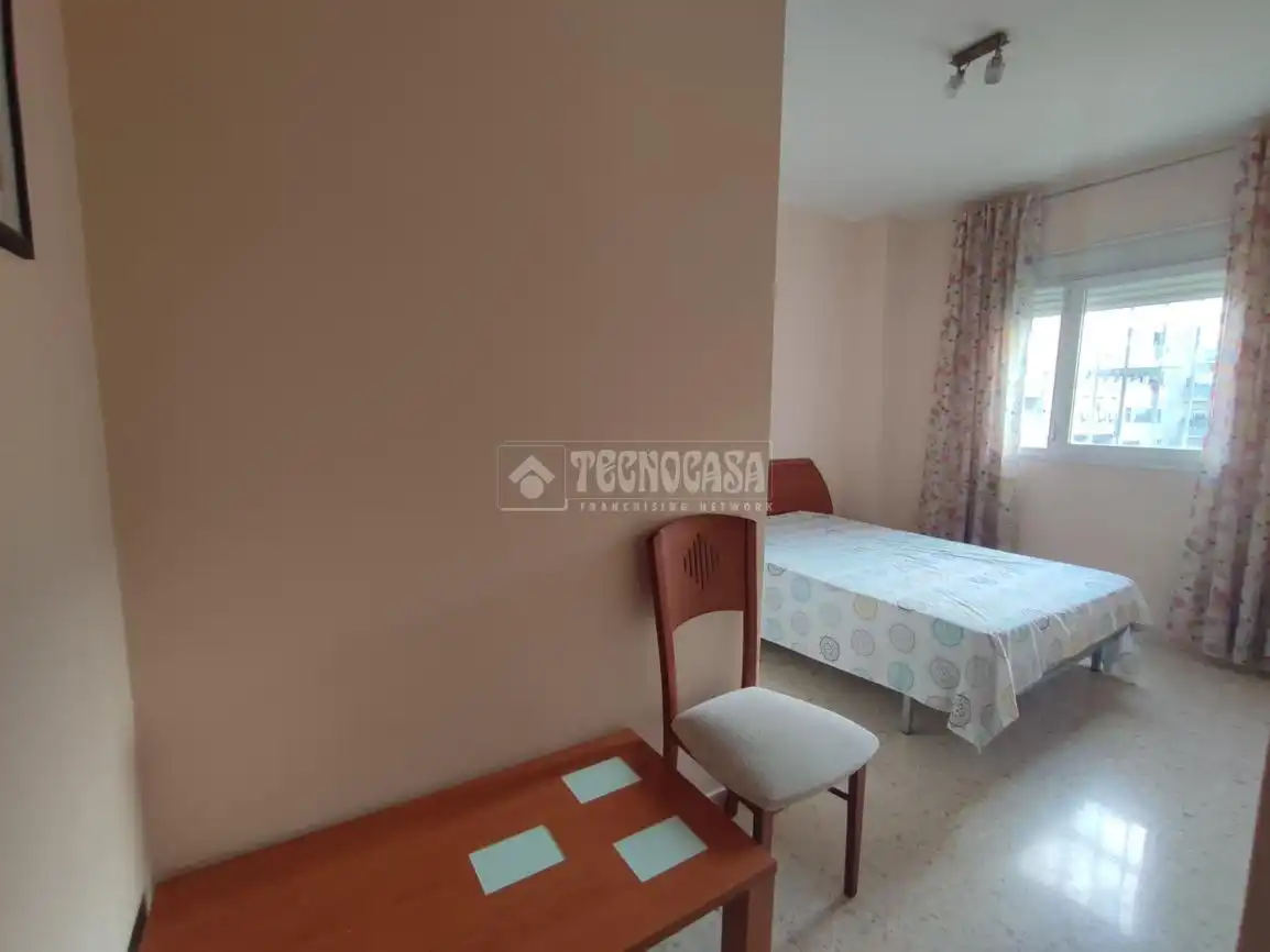 Bedroom of Flat for sale in Sevilla  with Air Conditioner, Terrace and Furnished
