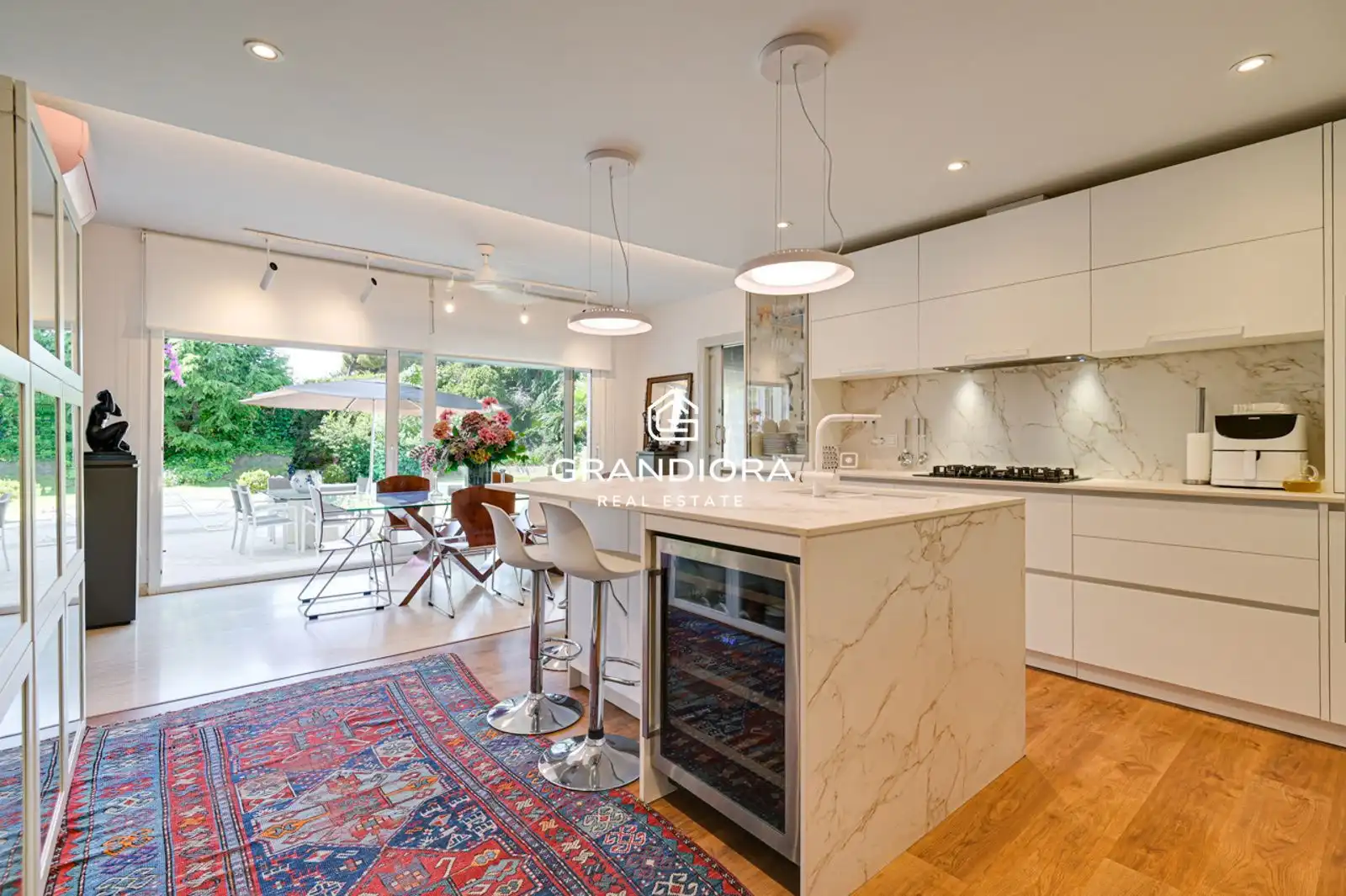 Kitchen of Houses for sale in El Masnou  with Air Conditioner, Terrace and Swimming Pool