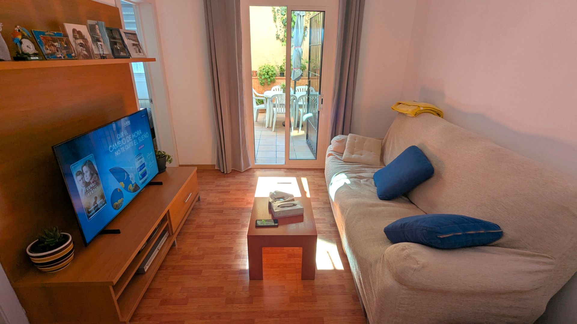 Sala d'estar de Planta baixa en venda en  Barcelona Capital amb Calefacció i Forn