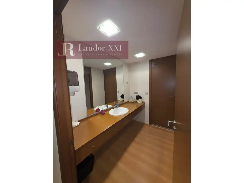 Bany de Oficina de lloguer en Sabadell