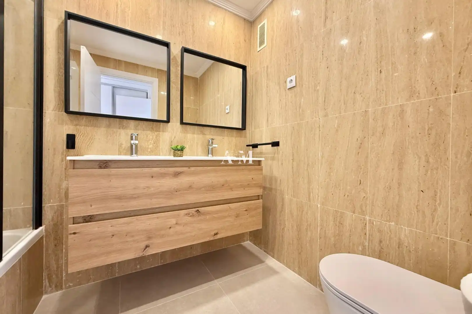Bathroom of Flat for rent in Los Alcázares  with Air Conditioner, Terrace and Swimming Pool
