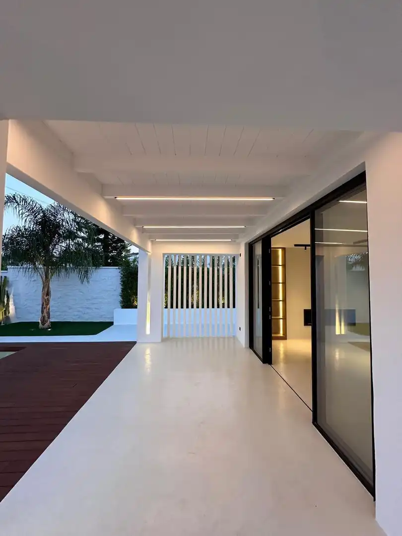 Terrassa de Casa o xalet en venda en Estepona amb Aire condicionat, Calefacció i Jardí privat