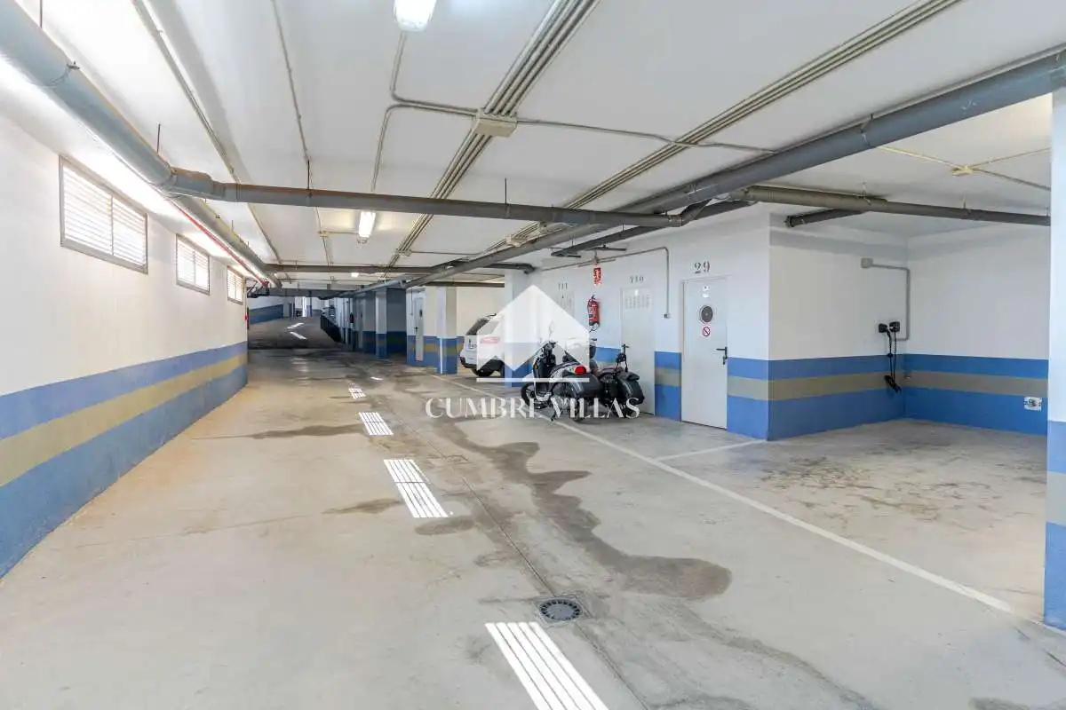 Parking de Casa adosada en venta en Almuñécar con Terraza, Trastero y Internet