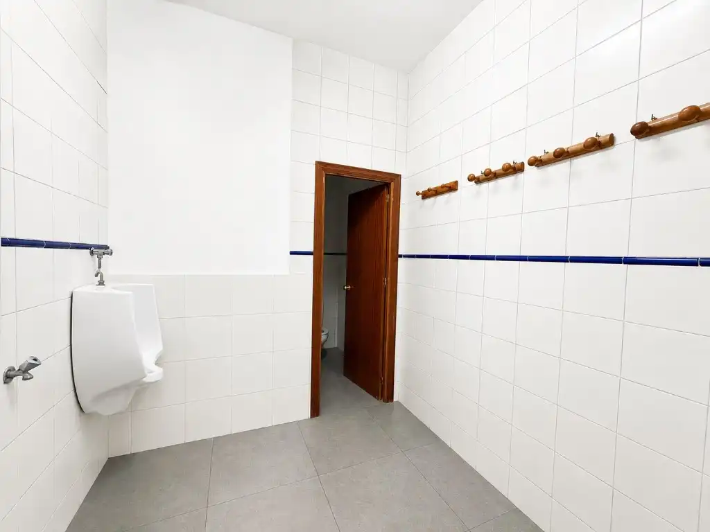 Baño de Nave industrial de alquiler en Córdoba
