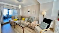 Sala d'estar de Casa adosada en venda en Vélez-Málaga amb Aire condicionat i Terrassa