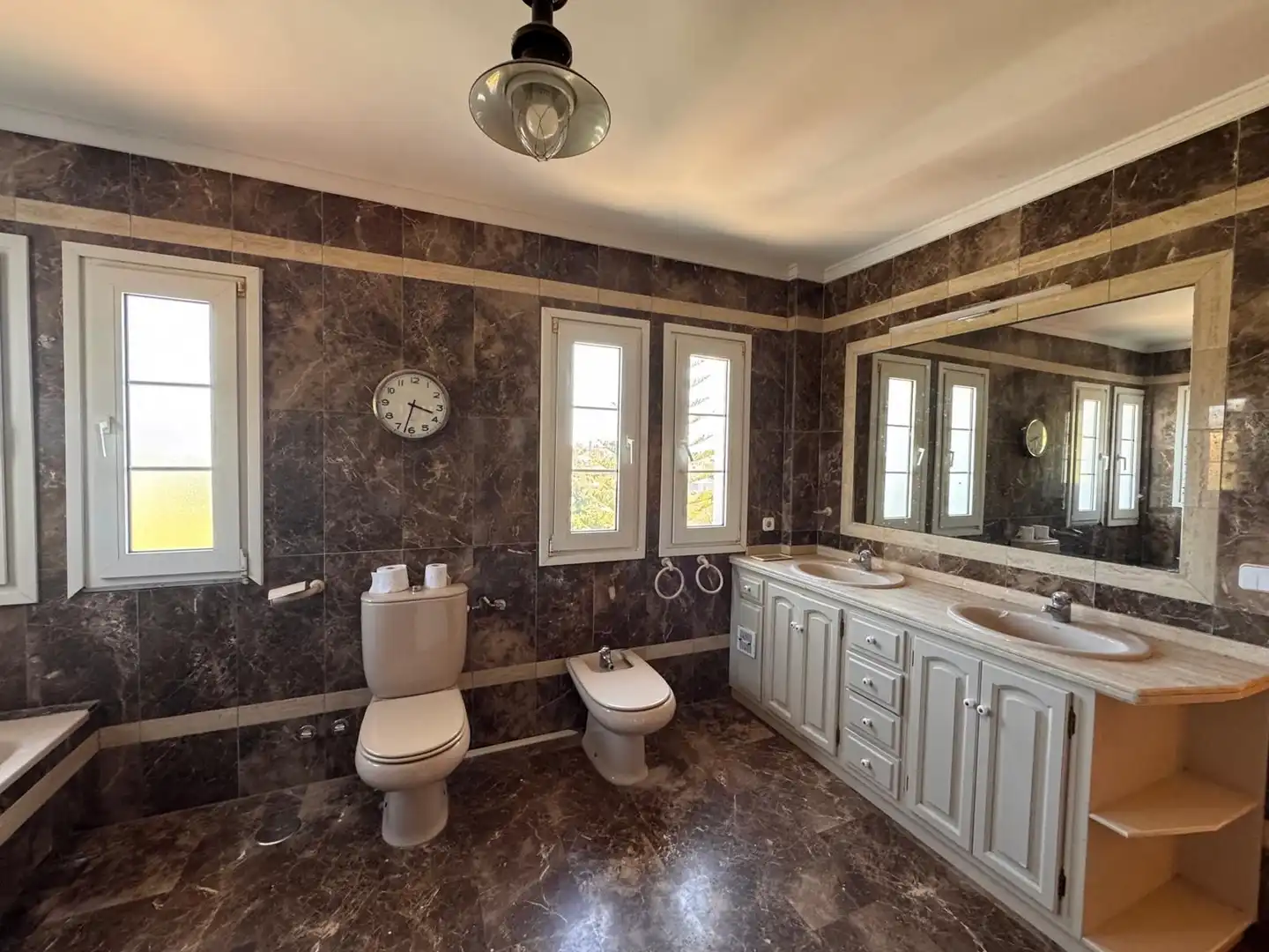 Baño de Casa o chalet en venta en Estepona con Aire acondicionado, Calefacción y Jardín privado