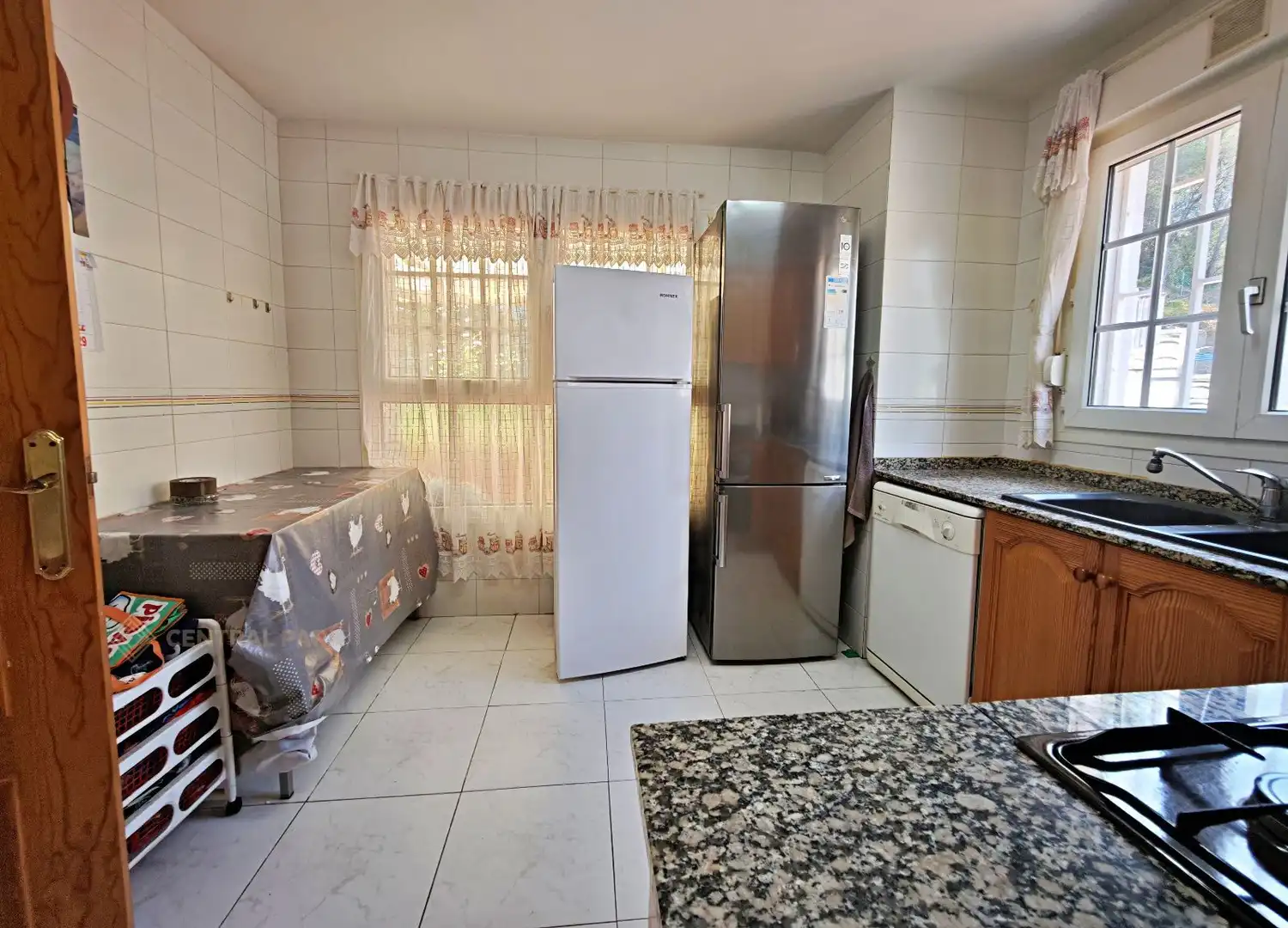 Cuina de Casa o xalet en venda en Tarragona amb Calefacció, Jardí privat i Terrassa