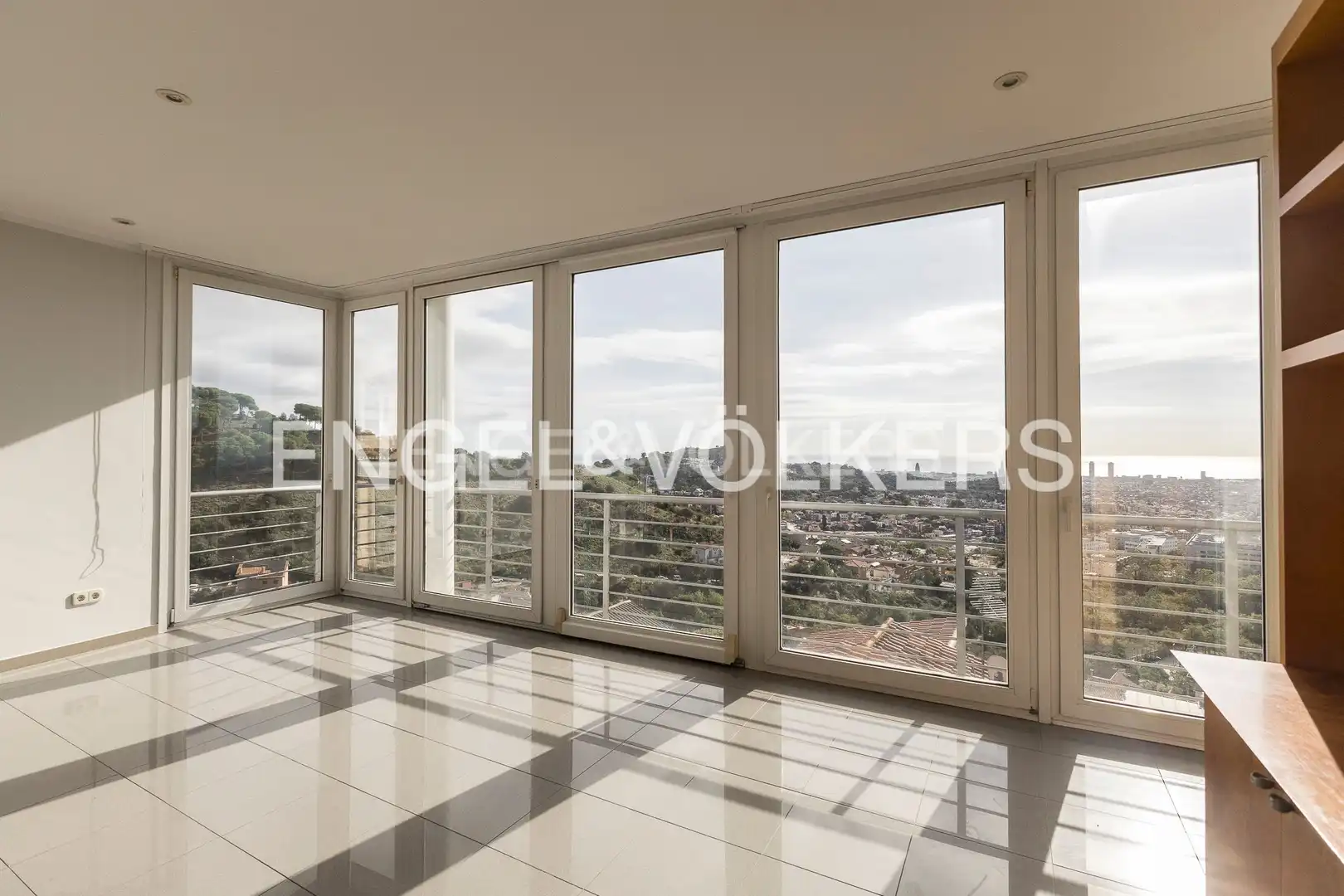 Houses for sale in Barcelona  with Air Conditioner, Heating and Private garden