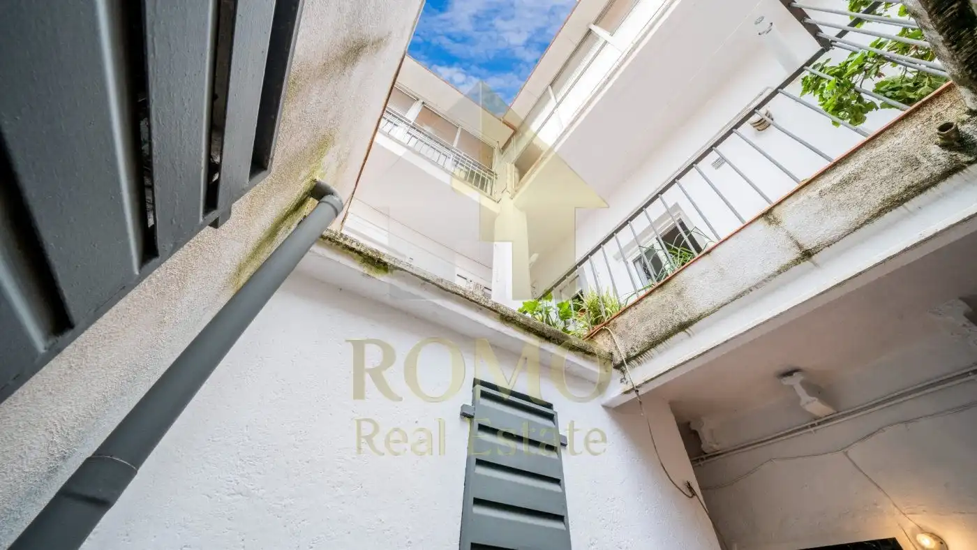 Vista exterior de Edificio en venta en Santa Perpètua de Mogoda