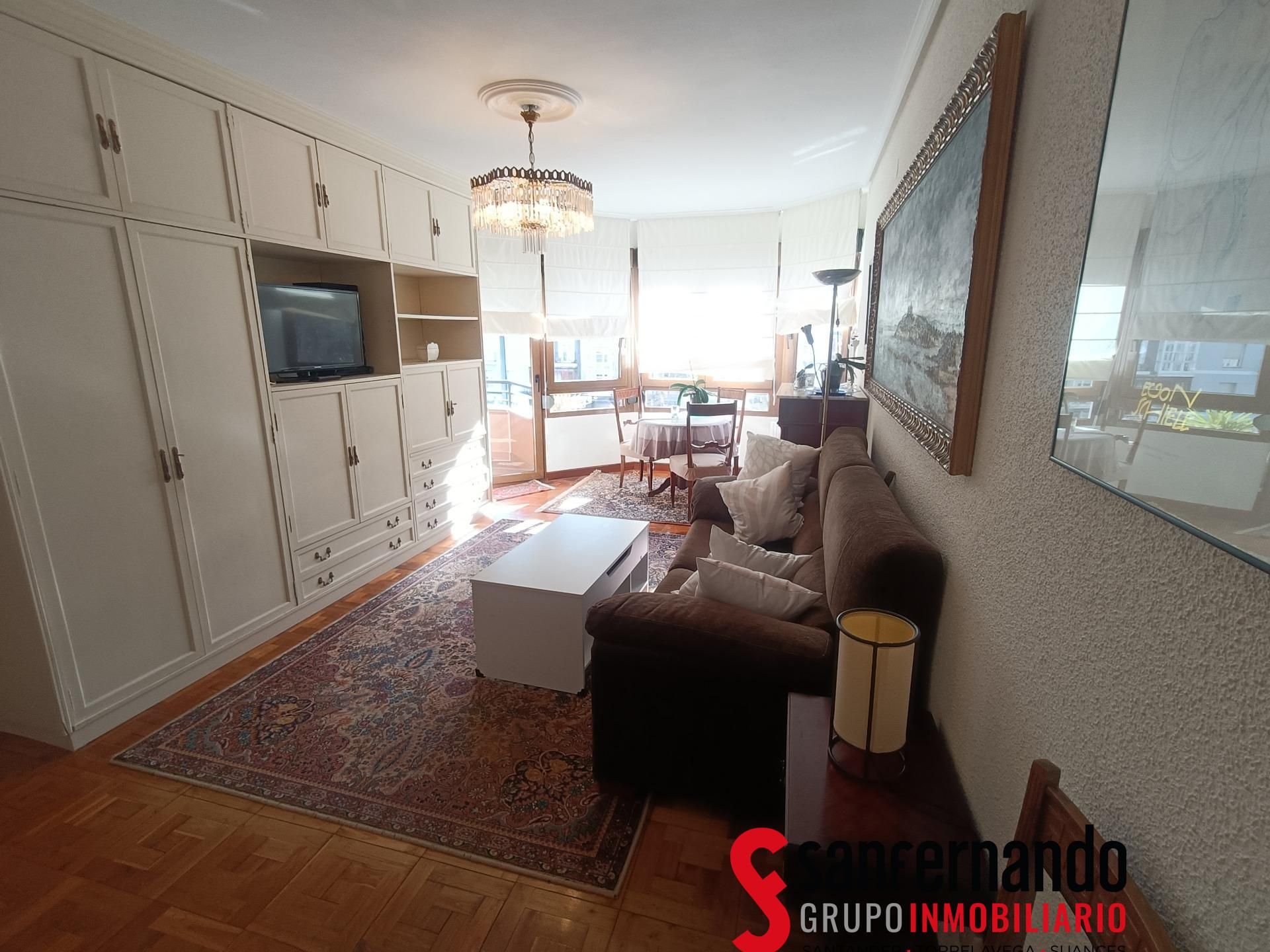 Sala d'estar de Apartament de lloguer en Santander amb Parquet, Moblat i Balcó