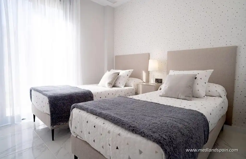 Habitación de Apartamento en venta en Pilar de la Horadada con Aire acondicionado, Calefacción y Jardín privado
