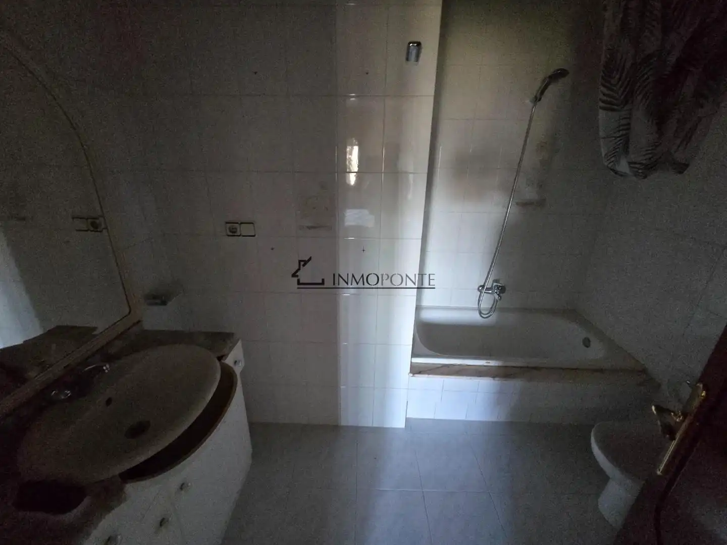 Bathroom of Flat for rent in Soutomaior  with Heating, Terrace and Balcony