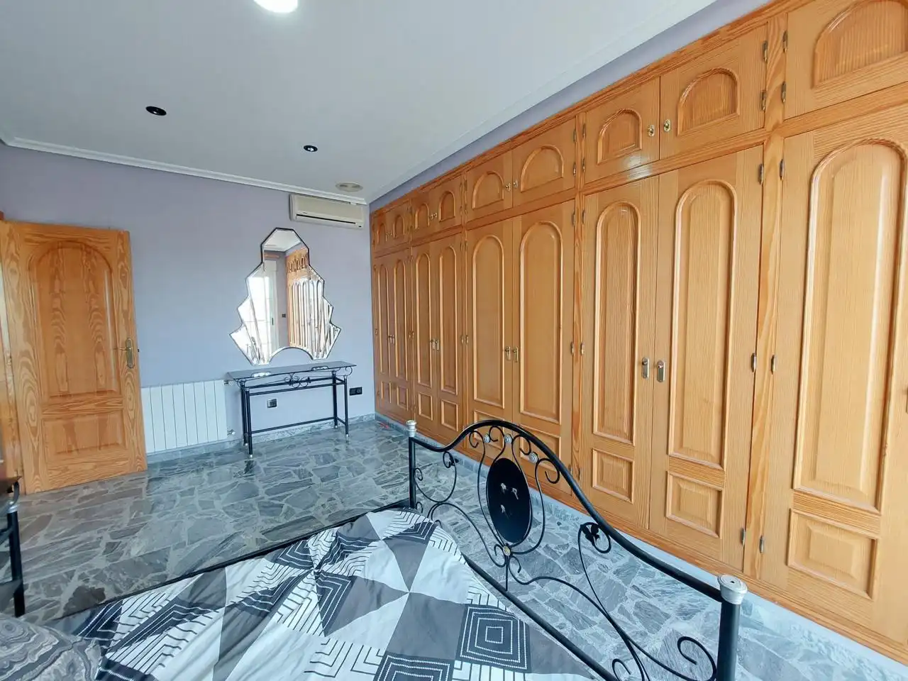 Habitación de Casa o chalet en venta en Elche / Elx con Aire acondicionado y Jardín privado