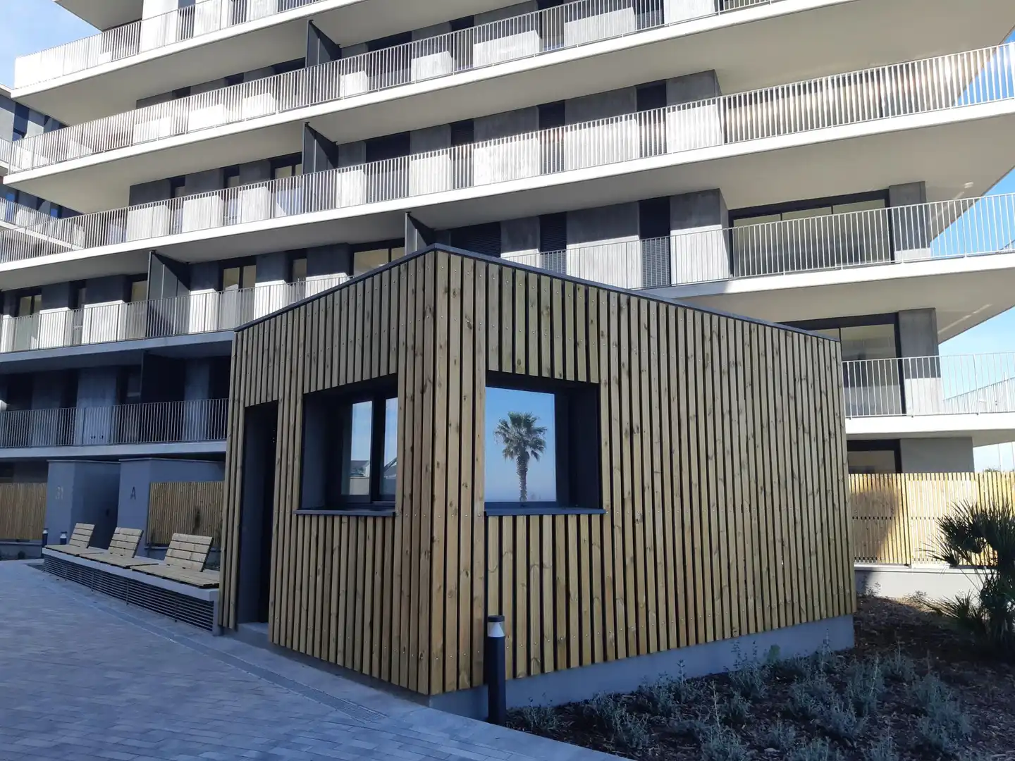 Vista exterior de Piso de alquiler en Badalona con Calefacción, Jardín privado y Terraza