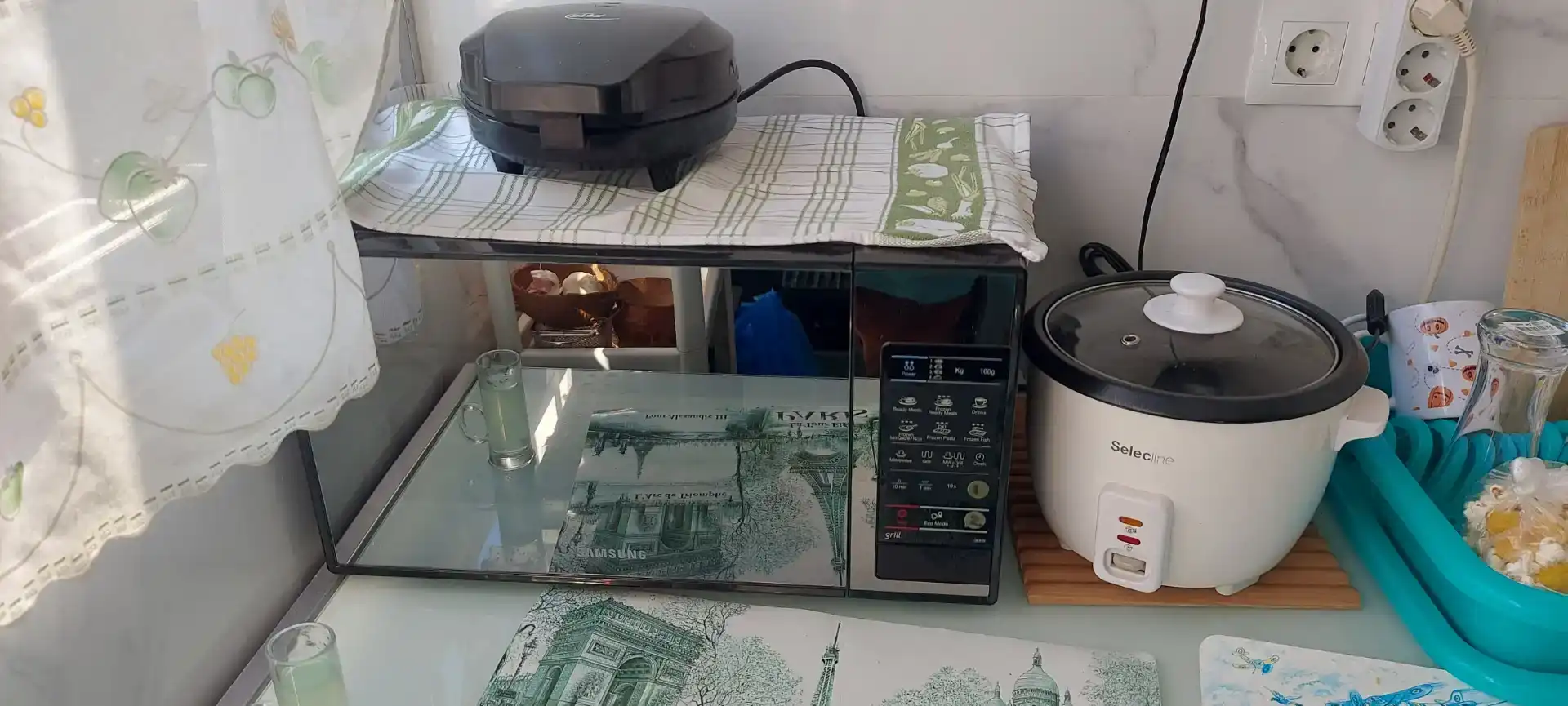 Kitchen of Flat for rent in Madrid  with Parquet flooring, Furnished and Washing machine