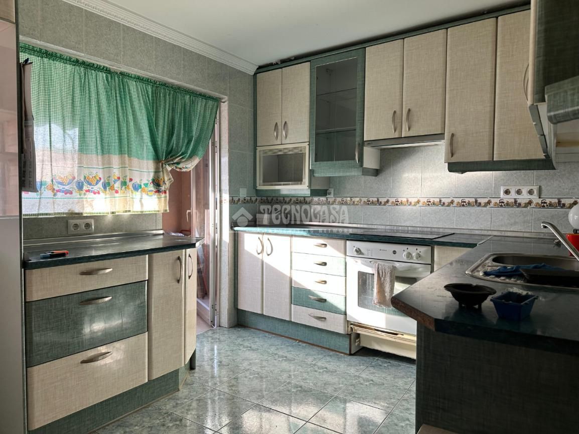 Kitchen of Flat for sale in  Madrid Capital  with Air Conditioner and Heating