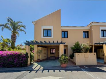 Terraced house with balcony for sale in Calle Calle Casa de Santa Margarita 12