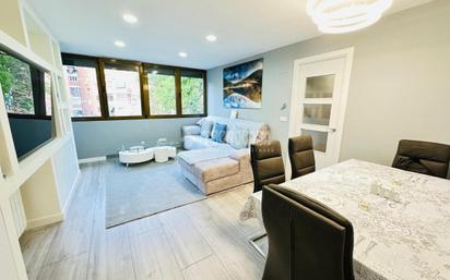 Living room of Flat for sale in  Madrid Capital  with Air Conditioner, Heating and Terrace