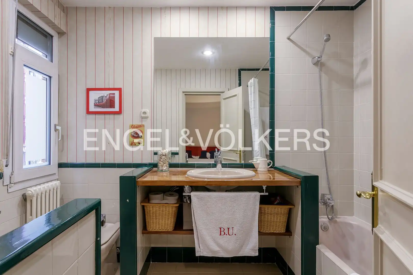 Bathroom of Flat for sale in Bilbao   with Heating, Parquet flooring and Terrace