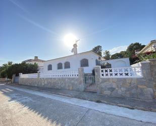 Vista exterior de Casa o xalet de lloguer en Mont-roig del Camp amb Aire condicionat, Calefacció i Jardí privat