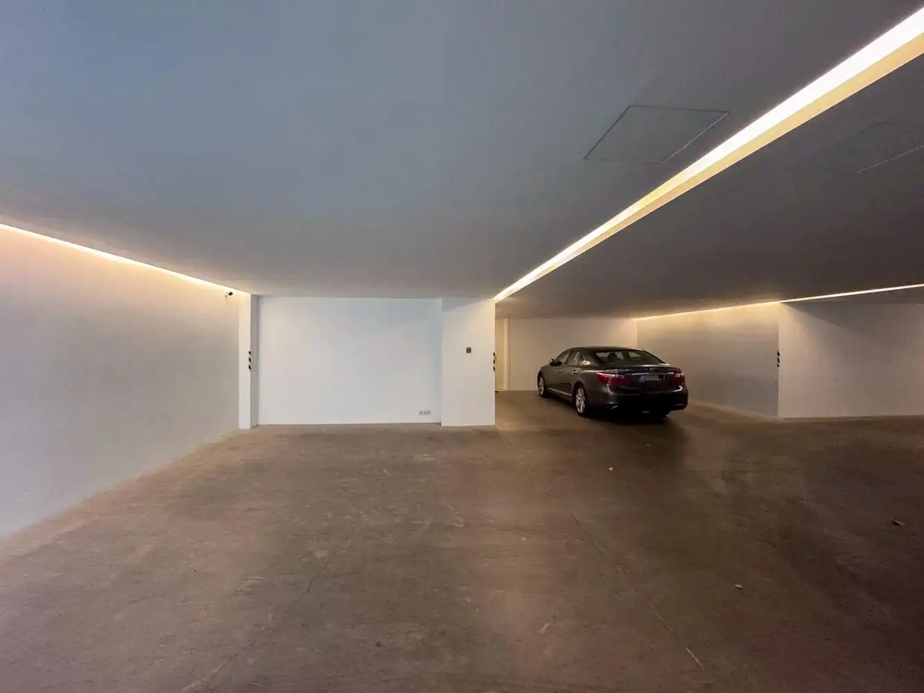 Parking of Houses for sale in Madrid  with Air Conditioner, Heating and Private garden