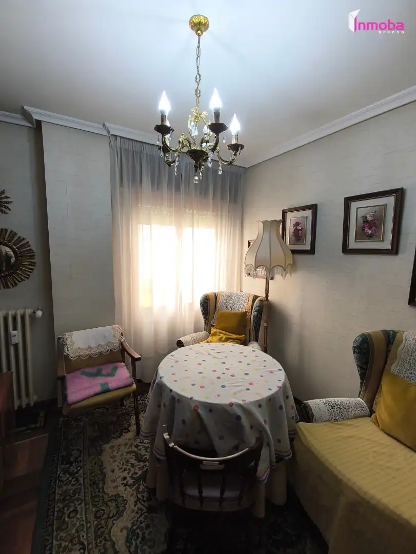 Sala de estar de Piso en venta en Aranda de Duero con Calefacción, Parquet y Trastero