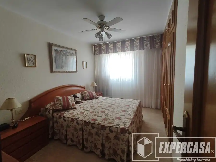 Dormitori de Apartament en venda en Benicasim / Benicàssim amb Aire condicionat, Terrassa i Moblat