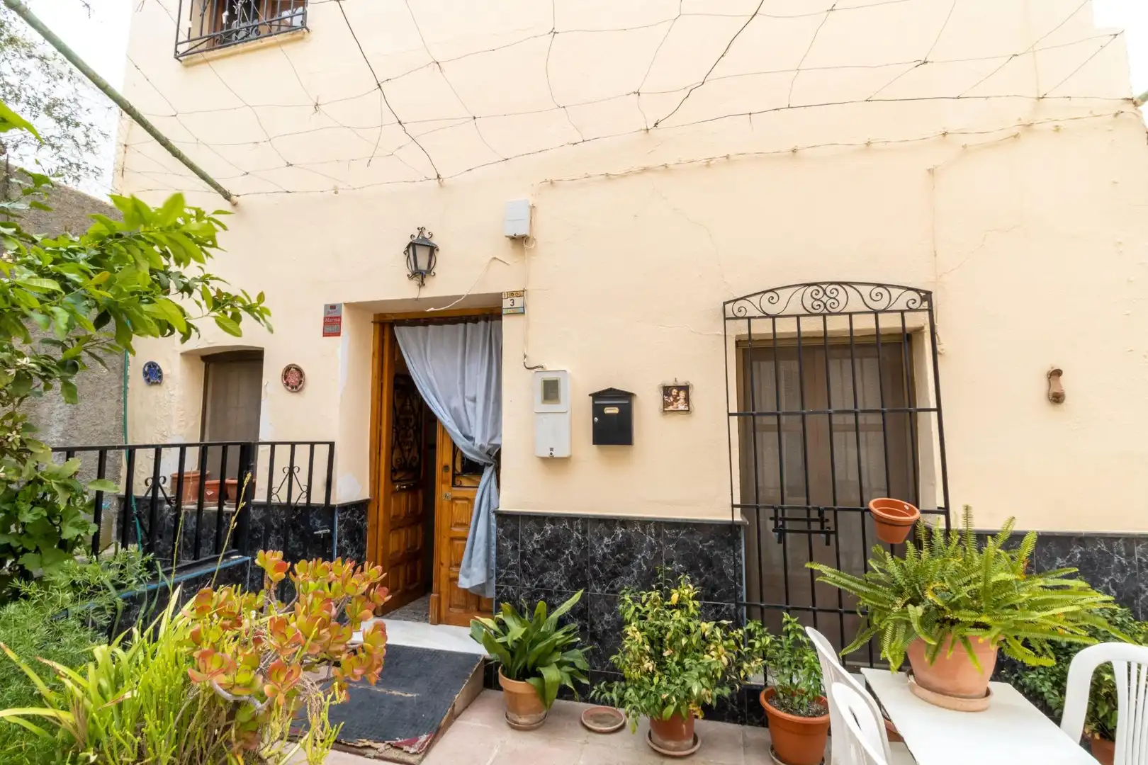 Vista exterior de Casa o xalet en venda en Santa Fe de Mondújar amb Jardí privat, Terrassa i Moblat