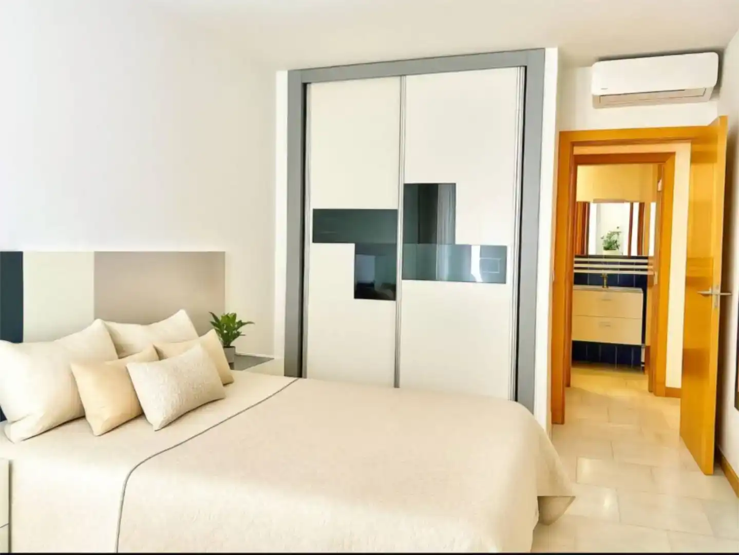 Habitación de Apartamento de alquiler en Adeje con Aire acondicionado, Terraza y Amueblado
