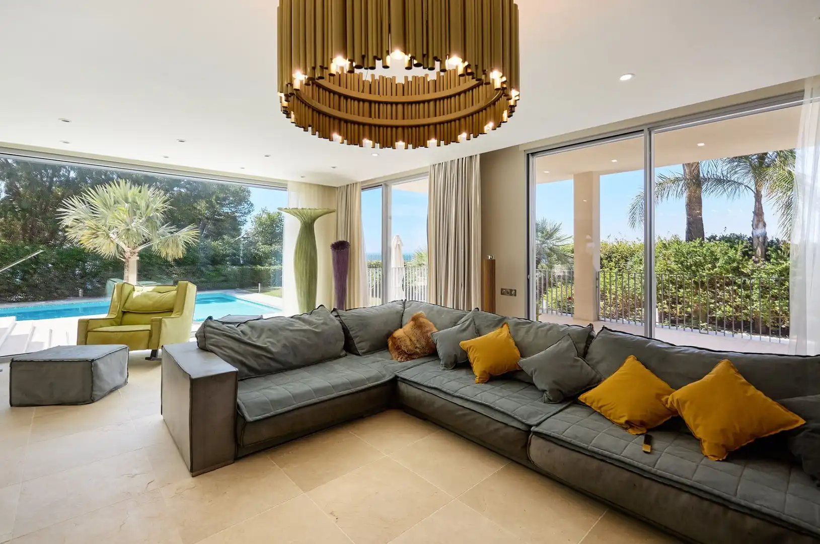Sala d'estar de Casa o xalet en venda en Alicante / Alacant amb Aire condicionat, Calefacció i Jardí privat