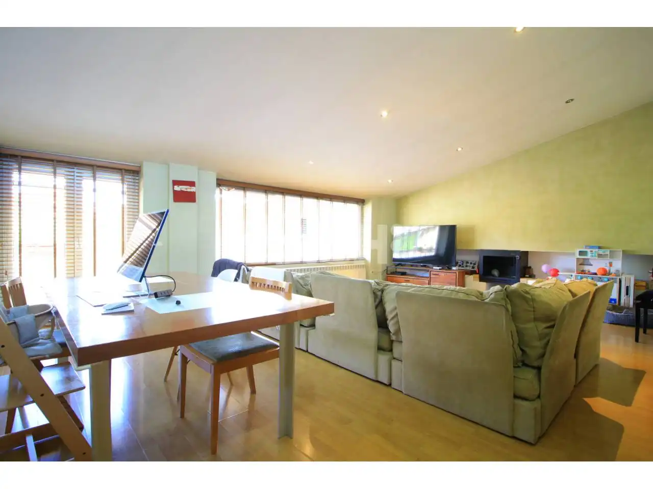 Sala de estar de Ático en venta en Vic con Aire acondicionado, Calefacción y Parquet