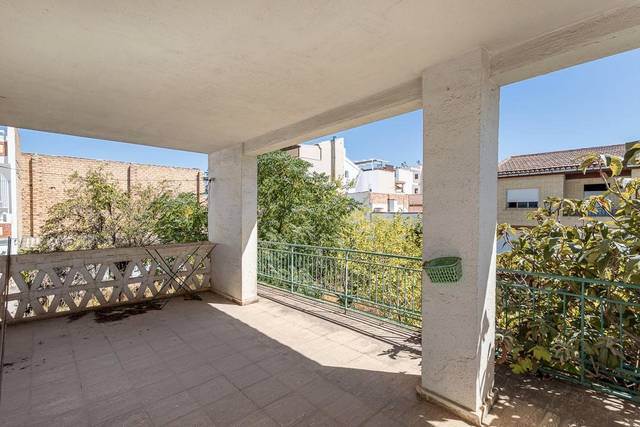 Terreno residencial en Venta en Avenida Diputación en Polideportivo