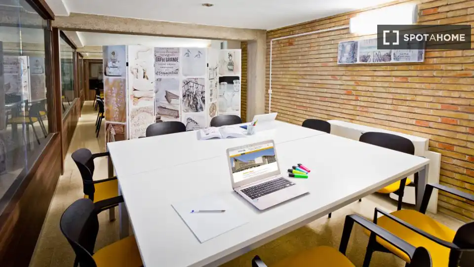 Piso para compartir en  Pamplona / Iruña con Aire acondicionado, Calefacción y Amueblado